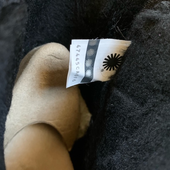 UGG Women’s Classic Boom Ankle Boot In Black - Picture 9 of 9